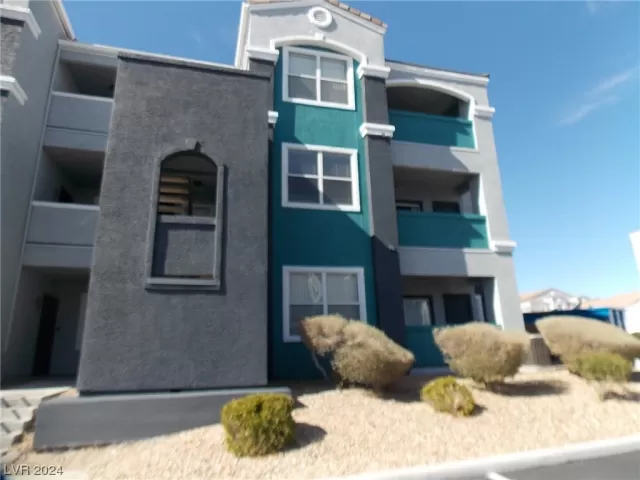 MLS: 2551328 Condo For Sale