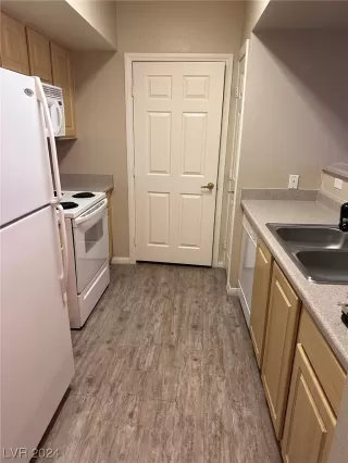 Photo #1: 2551328 Listing 