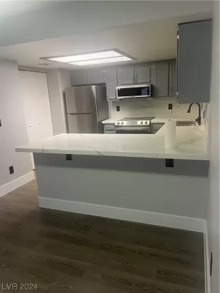 Photo #2: 2551330 Listing 