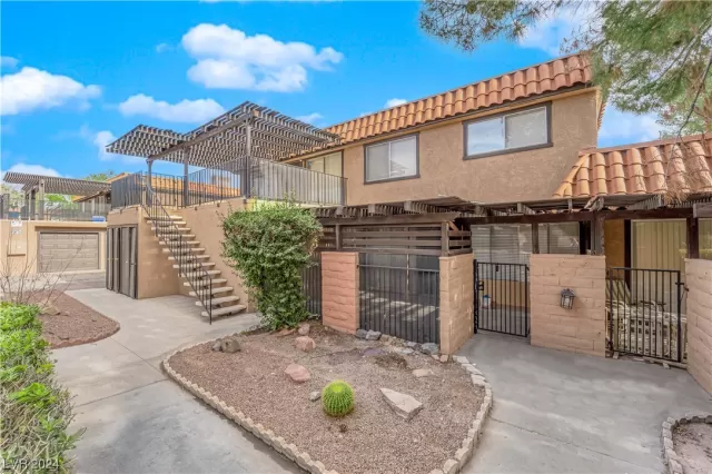 MLS: 2551336 Condo For Sale