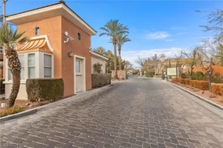 Photo #4: 2551337 Listing