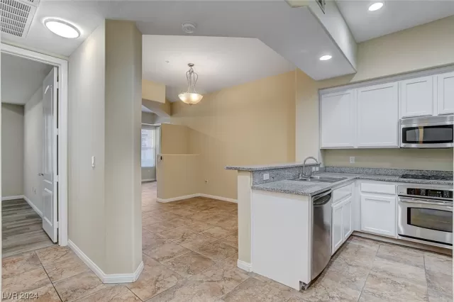 MLS: 2551342 Condo For Sale