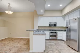 Photo #1: 2551342 Listing