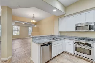 Photo #3: 2551342 Listing