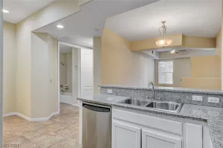 Photo #4: 2551342 Listing