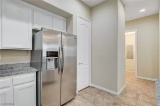 Photo #5: 2551342 Listing