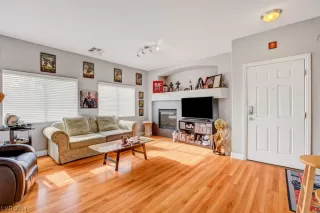 Photo #4: 2551355 Listing