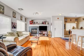 Photo #5: 2551355 Listing