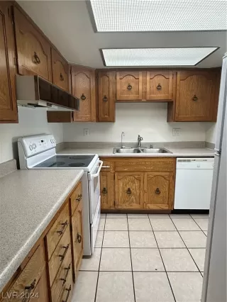 Photo #4: 2551357 Listing 