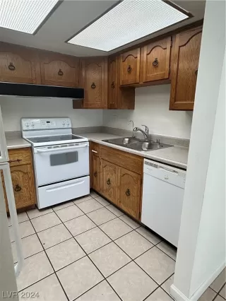 Photo #5: 2551357 Listing 