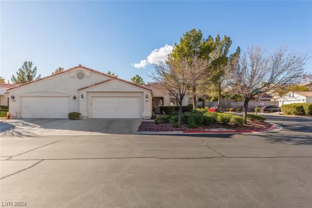 MLS: 2551378 Condo For Sale