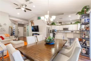 Photo #4: 2551378 Listing