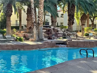 Photo #4: 2551391 Listing 