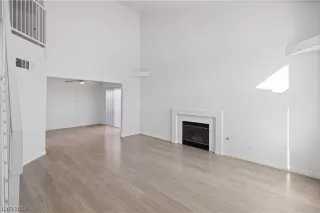 Photo #1: 2551416 Listing