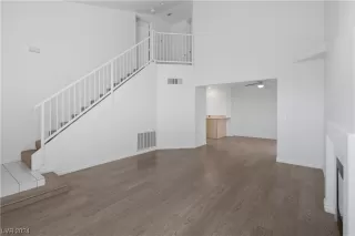 Photo #2: 2551416 Listing