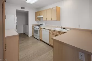 Photo #3: 2551416 Listing