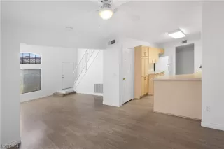 Photo #4: 2551416 Listing