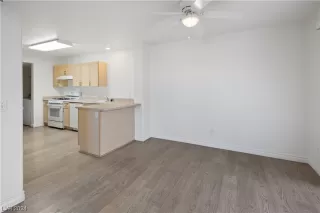 Photo #5: 2551416 Listing