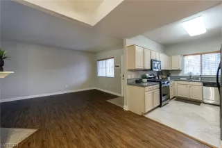 Photo #1: 2551417 Listing