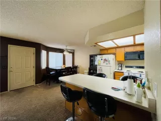 Photo #4: 2551454 Listing