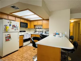 Photo #5: 2551454 Listing