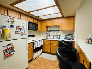 Photo #6: 2551454 Listing