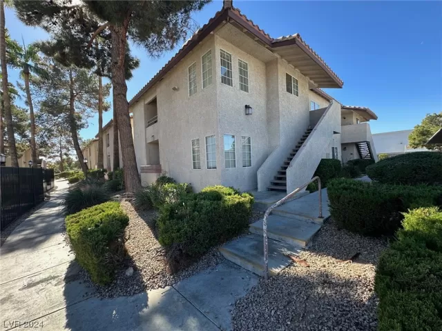 MLS: 2551463 Condo For Sale