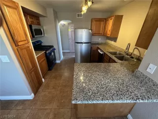 Photo #5: 2551463 Listing 