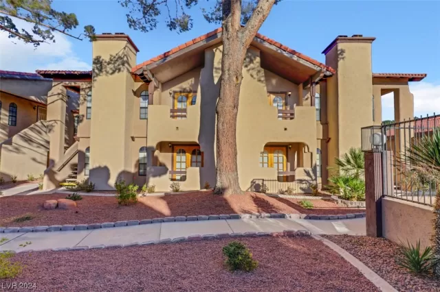 MLS: 2551554 Condo For Sale