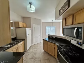 Photo #3: 2551567 Listing 