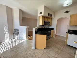 Photo #6: 2551567 Listing 