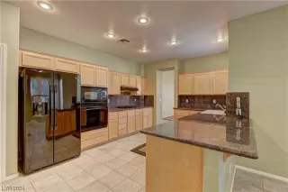 Photo #2: 2551593 Listing