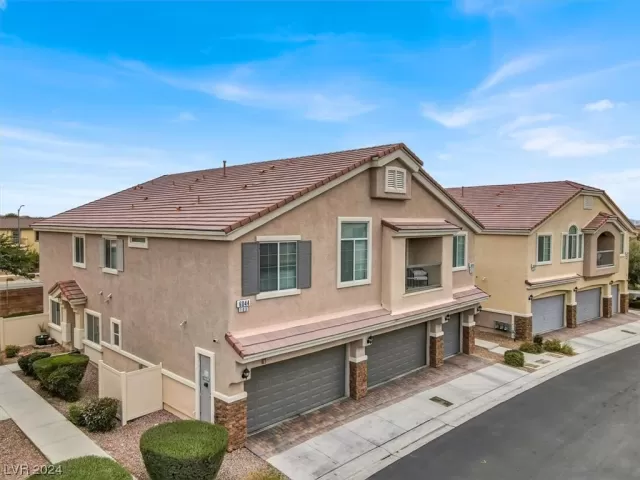 MLS: 2551619 Condo For Sale