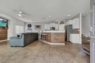 Photo #4: 2551619 Listing