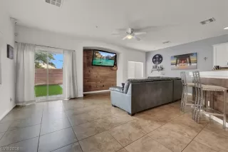 Photo #5: 2551619 Listing