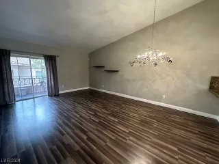 Photo #4: 2551677 Listing 