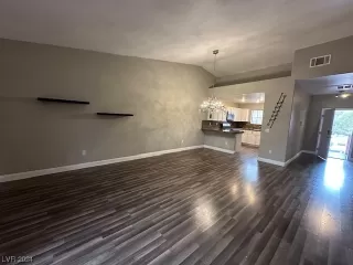 Photo #5: 2551677 Listing 