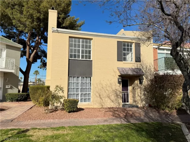 MLS: 2551709 Condo For Sale