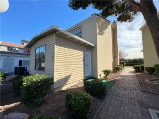 Photo #2: 2551709 Listing 