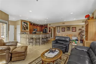 Photo #3: 2551712 Listing