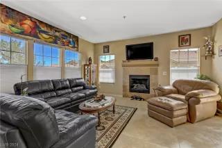 Photo #4: 2551712 Listing