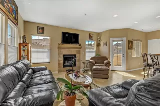 Photo #5: 2551712 Listing