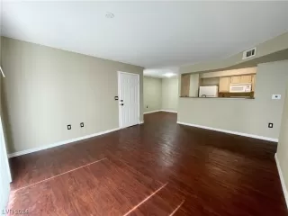 Photo #5: 2551713 Listing 