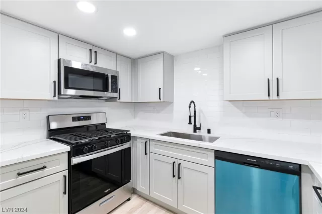 MLS: 2551783 Condo For Sale