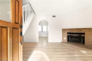 Photo #3: 2551783 Listing