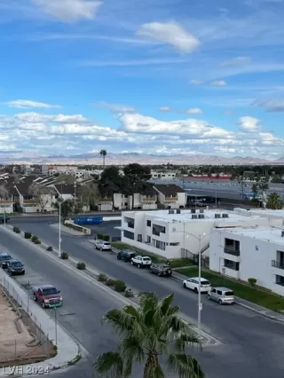 Photo #3: 2551815 Listing