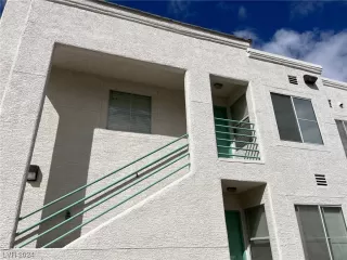 Photo #2: 2551819 Listing