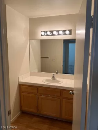 Photo #4: 2551819 Listing