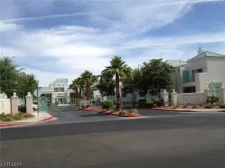 Photo #6: 2551819 Listing