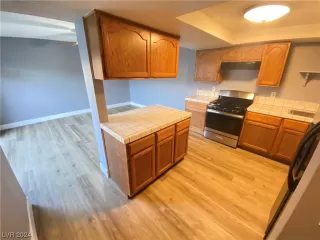 Photo #5: 2551824 Listing 